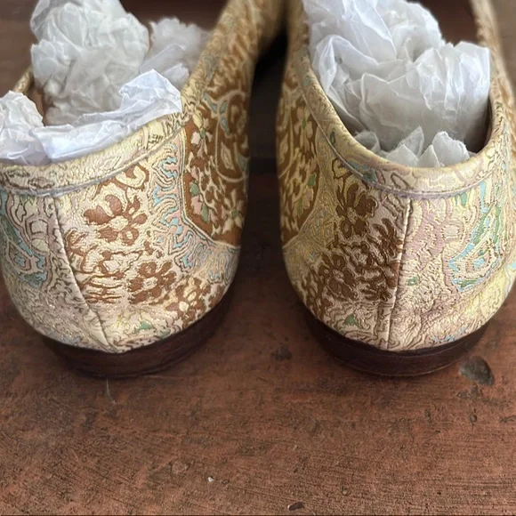 Manolo Blahnik Gold and Cream Flats with Bow Detail - Picture 6 of 6